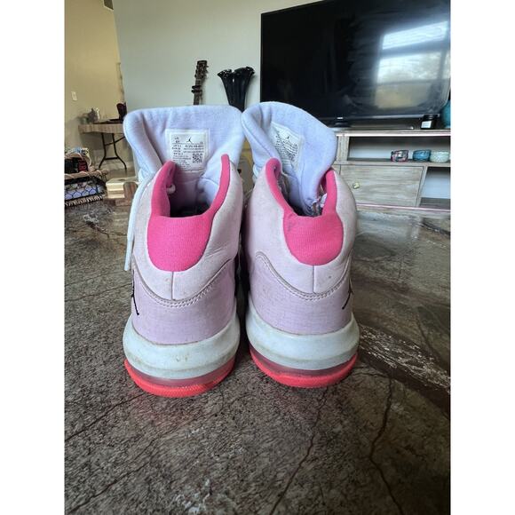 Jordan Max Aura Pink White Athletic Shoes Women's 5.5 (4Y) AQ9249-601 - Picture 4 of 5